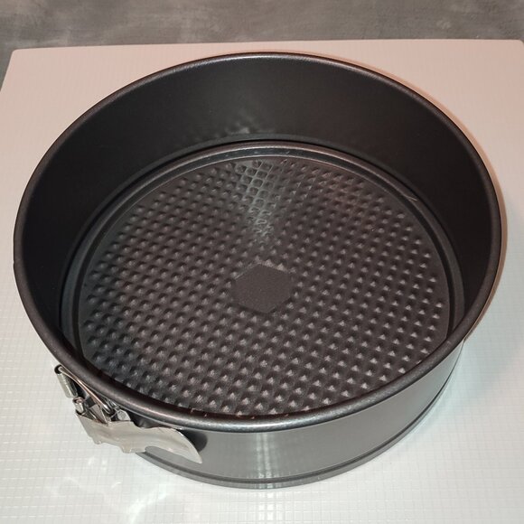 8 Inch Cake Baking Pan Bakeware Ovenware Deserts Spring Form Removable Bottom - Picture 1 of 7